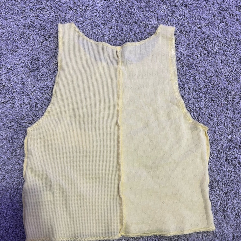 Yellow patch pattern tank - Picture 5 of 5